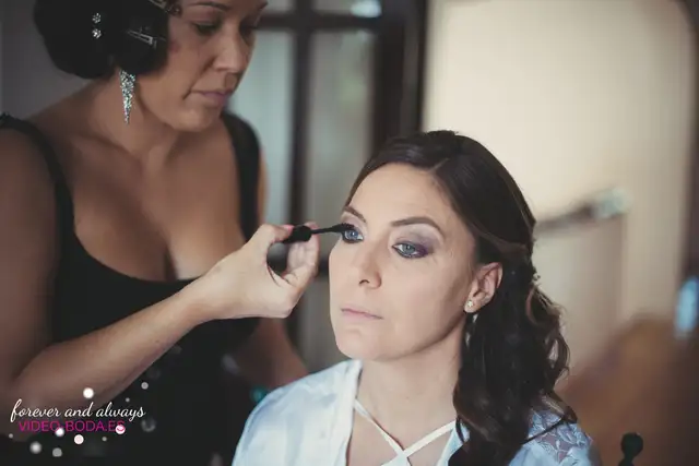 fotografías vistiendose novia mas del olmo