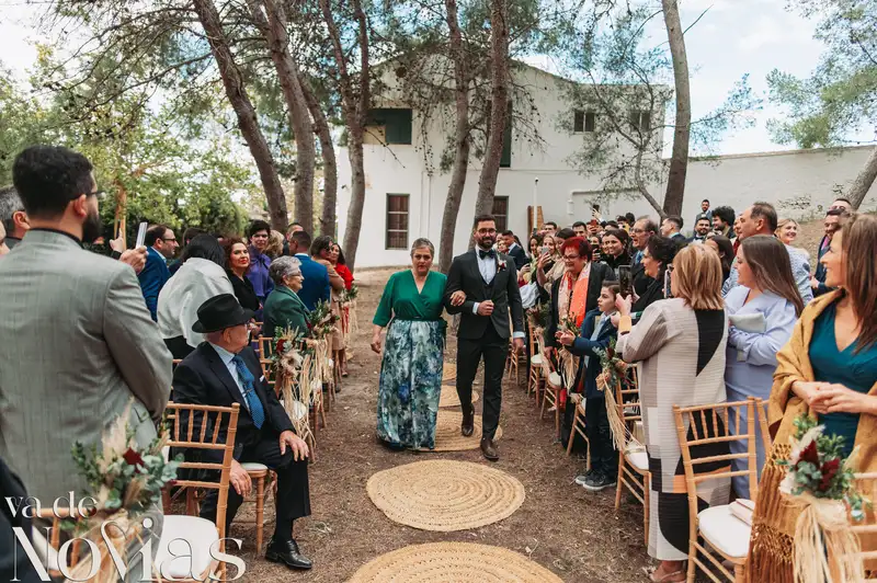 boda masia niñerola maria cristian Salida / Entrada