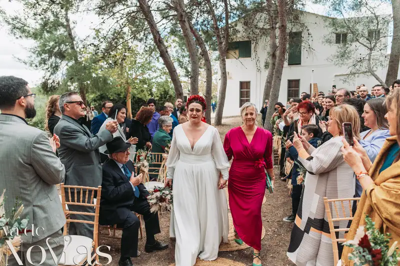 boda masia niñerola maria cristian Salida / Entrada