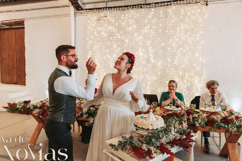 boda masia niñerola maria cristian banquete divertidas portada