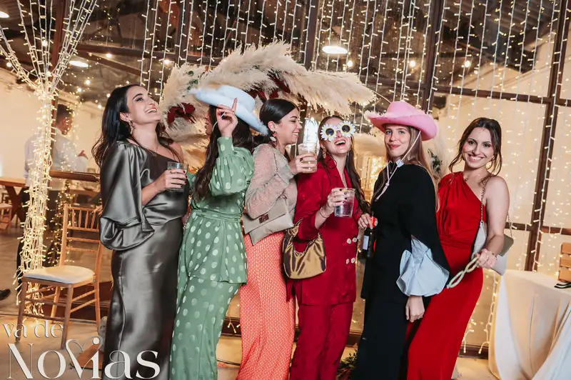 boda masia niñerola maria cristian photocall