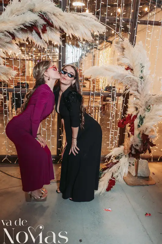 boda masia niñerola maria cristian photocall