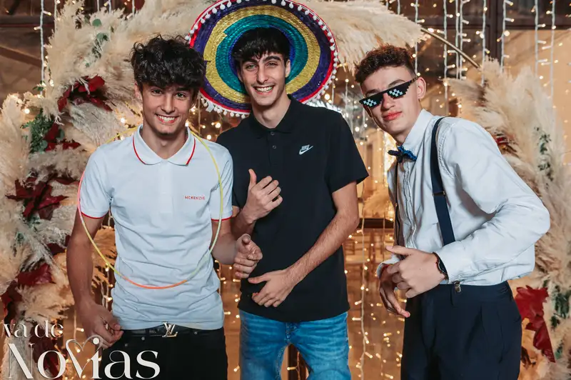 boda masia niñerola maria cristian photocall