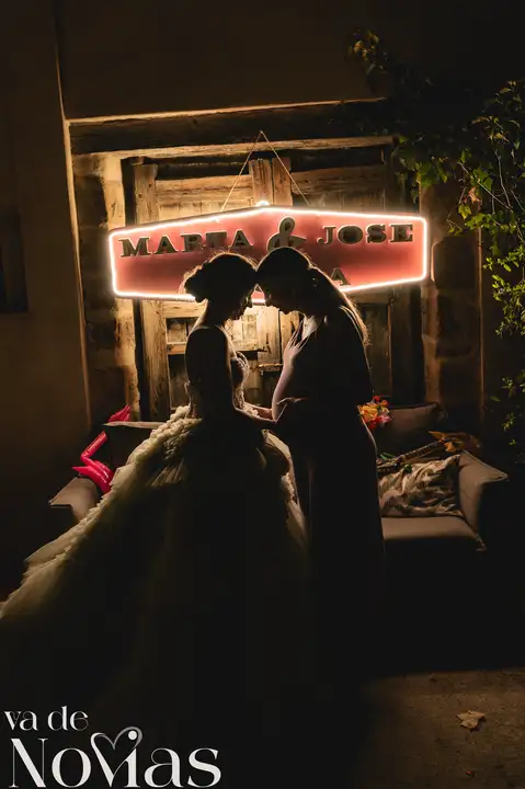 Mas de Alzedo Ribarroja Marta Jose divertidas photocall