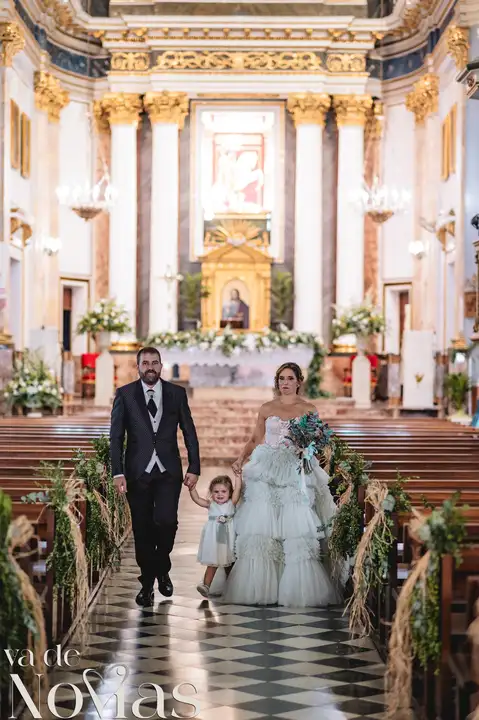 Mas de Alzedo Ribarroja Marta Jose portada salida ceremonia