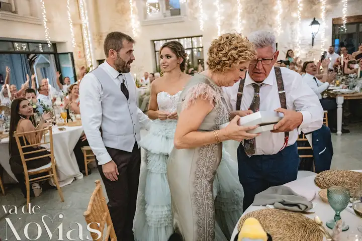 Mas de Alzedo Ribarroja Marta Jose banquete emotivas