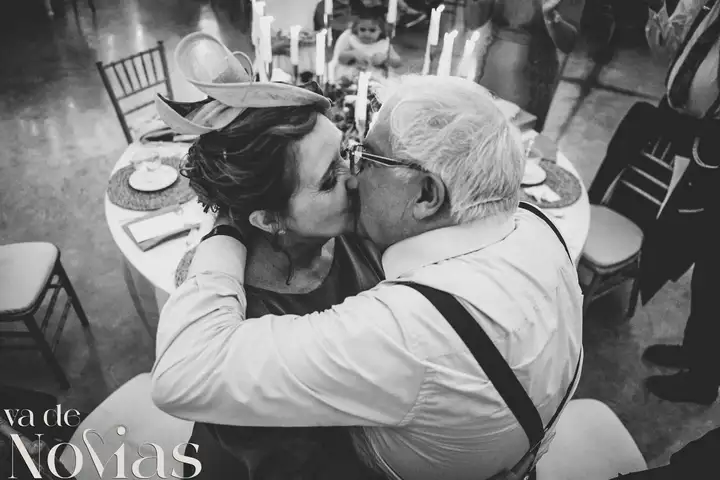 Mas de Alzedo Ribarroja Marta Jose banquete emotivas portada