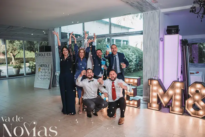 Reportaje de boda jardines la Cartuja Monica Hector Mayo 2023 fiesta