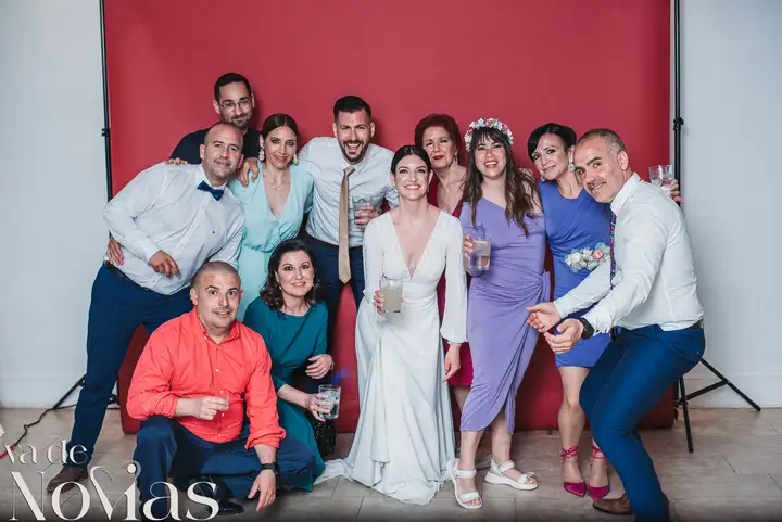 Reportaje de boda jardines la Cartuja Monica Hector Mayo 2023 photocall