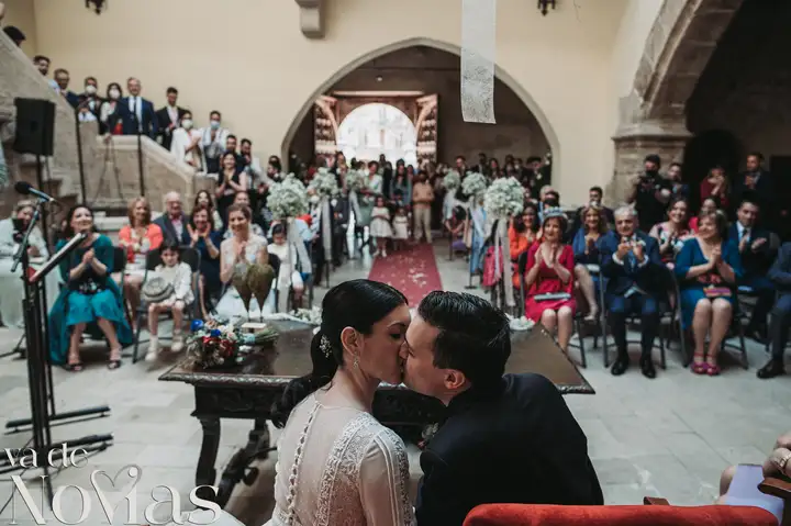 Reportaje de boda jardines la Cartuja Monica Hector Mayo 2023 ceremonia