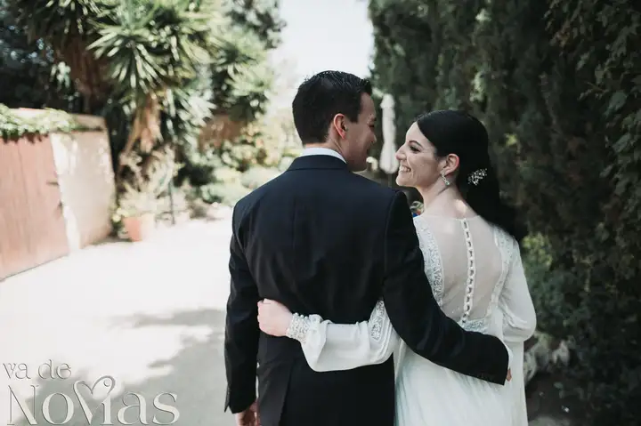 Reportaje de boda jardines la Cartuja Monica Hector Mayo 2023 sesion pareja