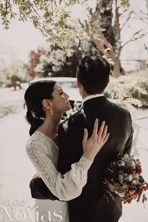 Reportaje de boda jardines la Cartuja Monica Hector Mayo 2023 sesion pareja