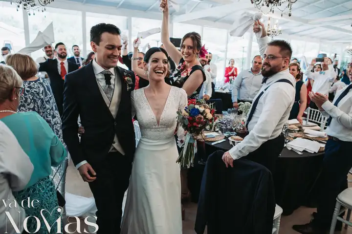 Reportaje de boda jardines la Cartuja Monica Hector Mayo 2023 banquete