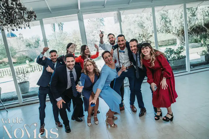 Reportaje de boda jardines la Cartuja Monica Hector Mayo 2023 fiesta