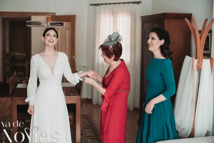 Reportaje de boda jardines la Cartuja Monica Hector Mayo 2023 preparativos