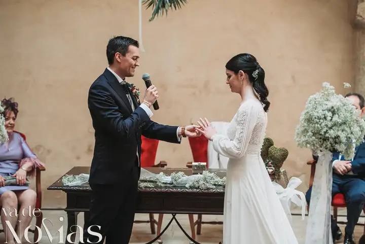Reportaje de boda jardines la Cartuja Monica Hector Mayo 2023 ceremonia portada
