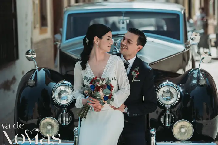 Reportaje de boda jardines la Cartuja Monica Hector Mayo 2023 portada sesion pareja