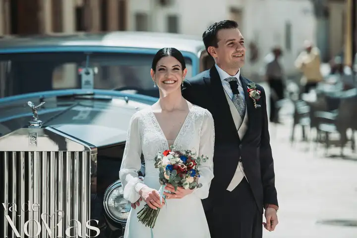 Reportaje de boda jardines la Cartuja Monica Hector Mayo 2023 sesion pareja