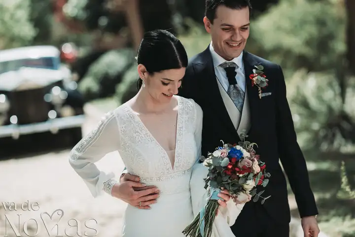 Reportaje de boda jardines la Cartuja Monica Hector Mayo 2023 sesion pareja