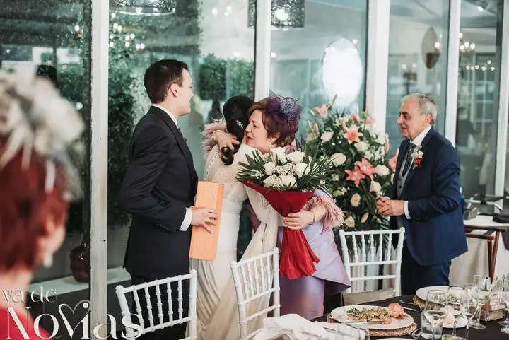 Reportaje de boda jardines la Cartuja Monica Hector Mayo 2023 banquete