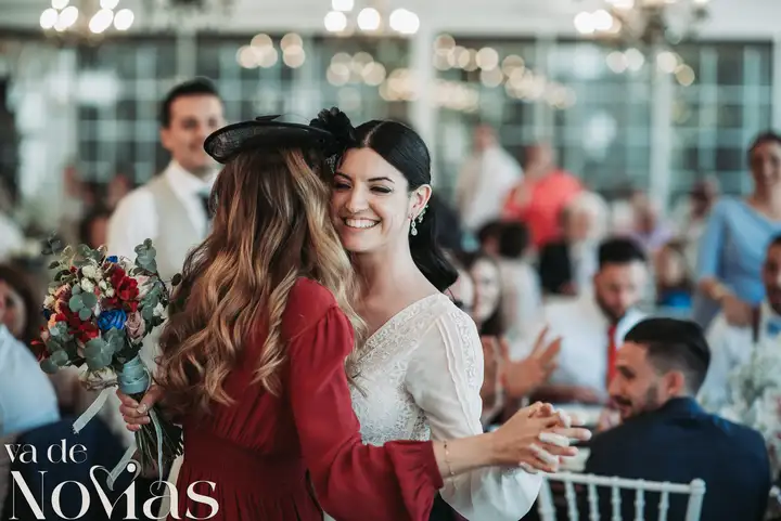 Reportaje de boda jardines la Cartuja Monica Hector Mayo 2023 banquete emotivas