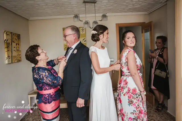 fotografías vestirse los novios