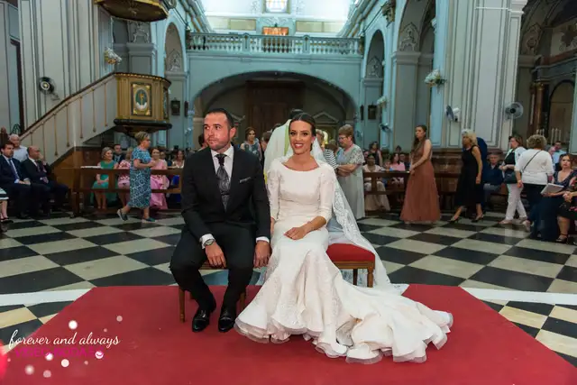 fotos novios iglesia