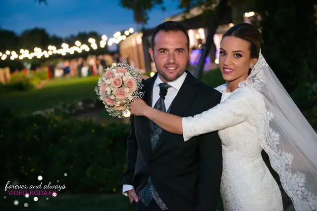 fotografía novios jardin azahares