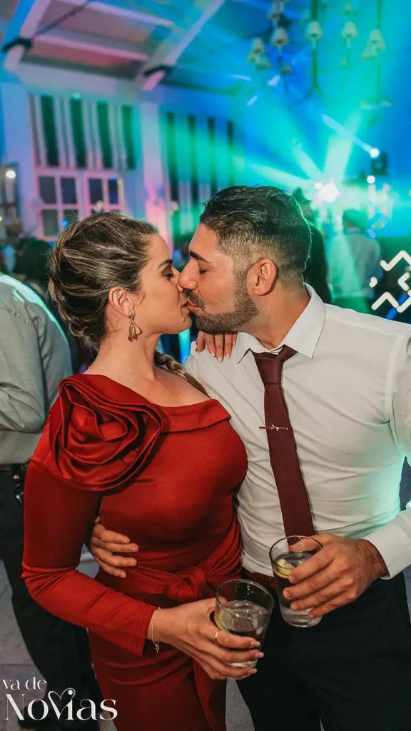 boda campo anibal raquel sergio fiesta grupales photocall