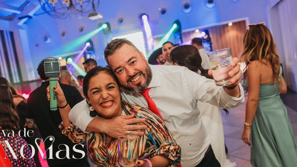 boda campo anibal raquel sergio fiesta photocall
