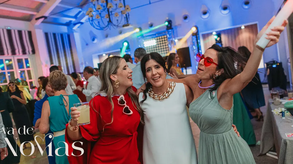boda campo anibal raquel sergio fiesta photocall