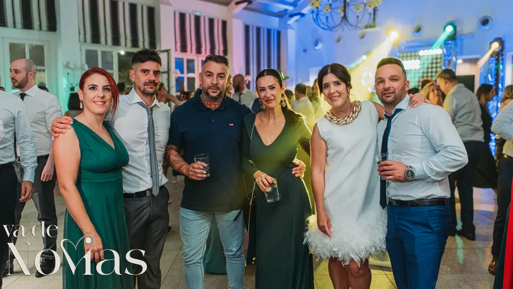 boda campo anibal raquel sergio fiesta photocall