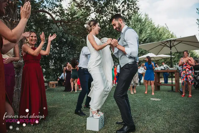 Reportaje boda tamara Asis Sauces Olimar Chiva baile nupcial portada