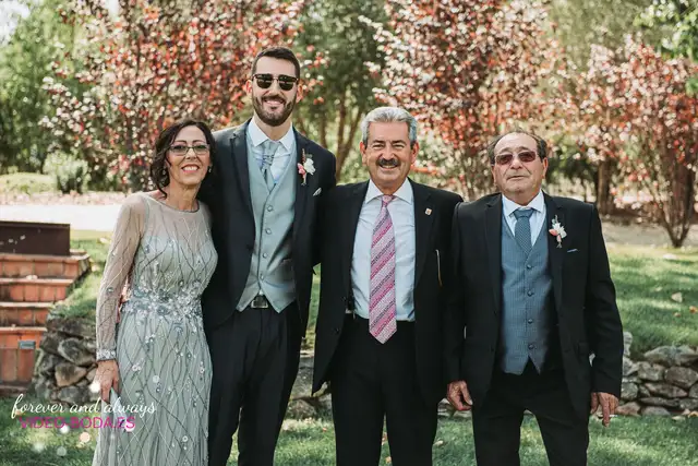 Reportaje boda tamara Asis Sauces Olimar Chiva grupales