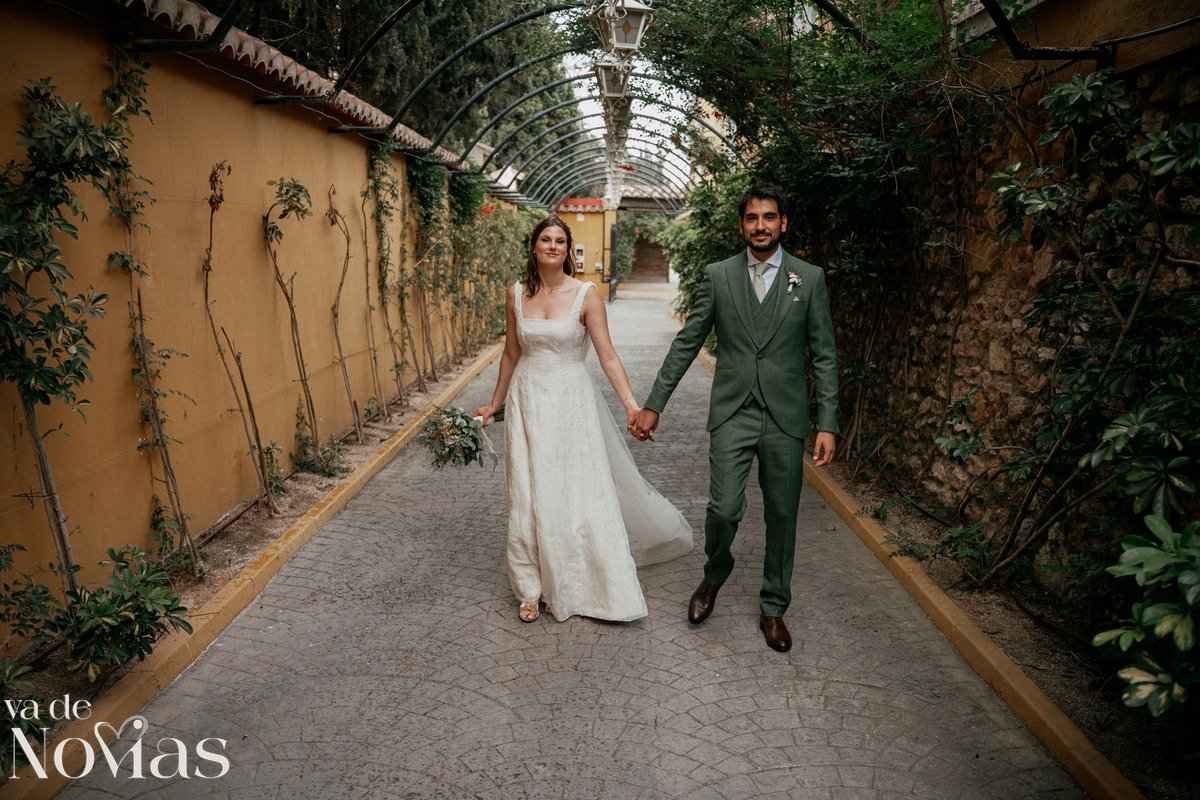Reportaje de boda Vega & Pablo | Masía Lacy por Va de Novias