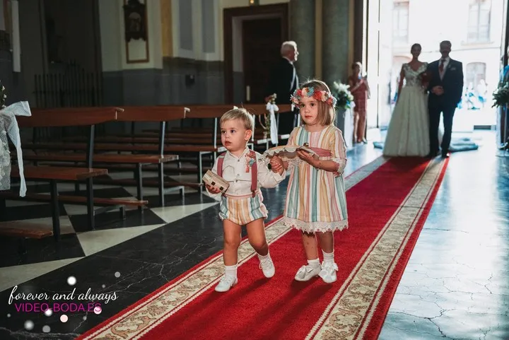 fotografías entrada ceremonia religiosa