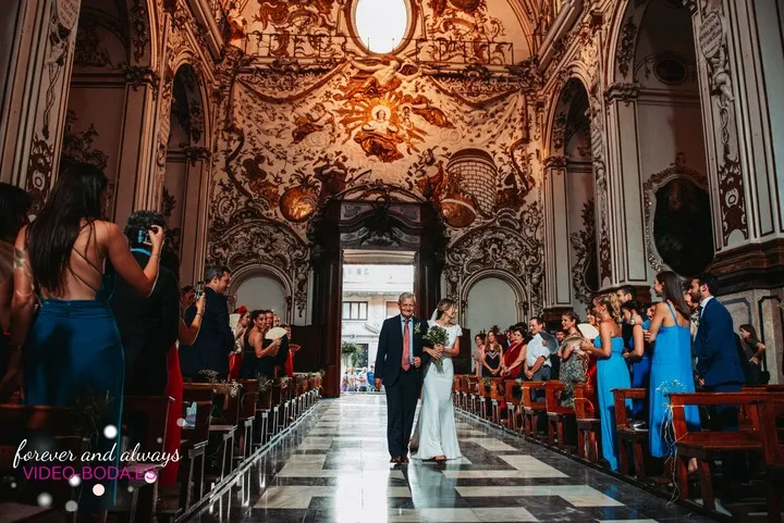 fotografías entrada ceremonia religiosa