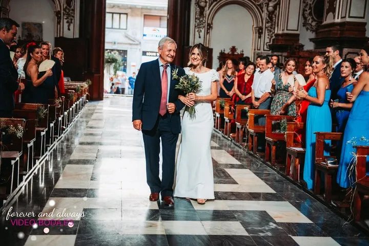 fotografías entrada ceremonia religiosa