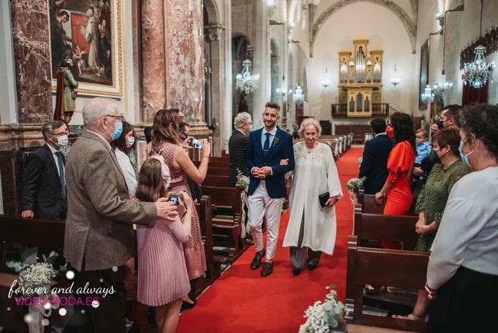 fotografías entrada ceremonia religiosa