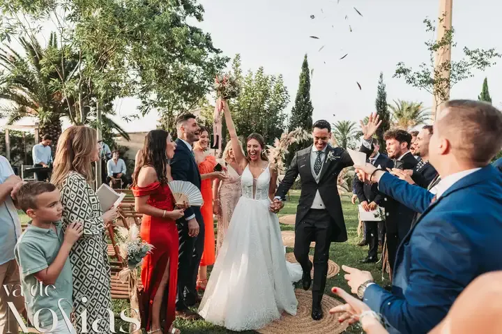 boda el Teular barbara Quino portada salida ceremonia