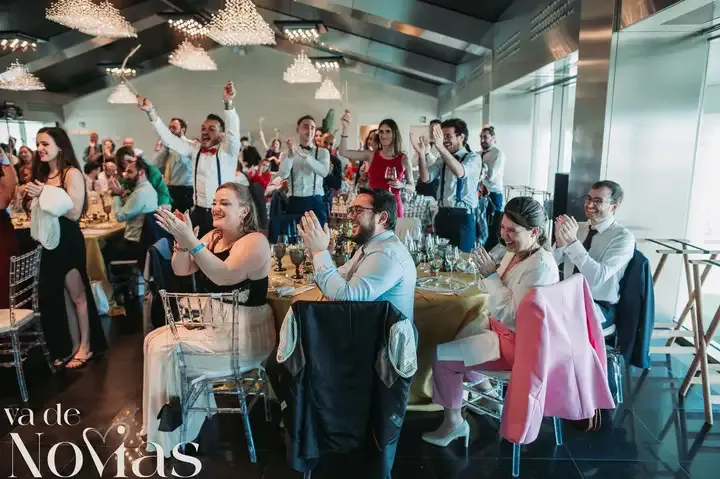 boda hotel las arena angela sergio banquete